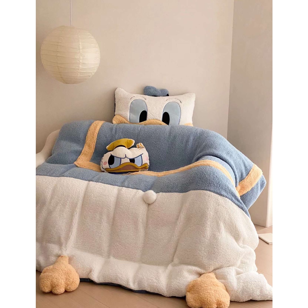 Bộ chăn ga và vỏ gối nỉ lông cừu Disney cao cấp kèm gối trang trí - Mùa Decor
