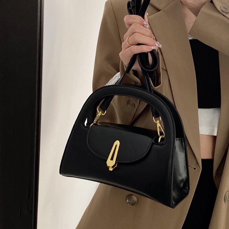 Túi đeo chéo IELGY bề mặt mịn dễ phối đồ thời trang chất lượng cao