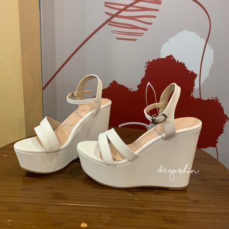 Giày sandal nữ, giày sandal đế xuồng 12cm Degoshin - tôn dáng, nhẹ êm và chắc chân