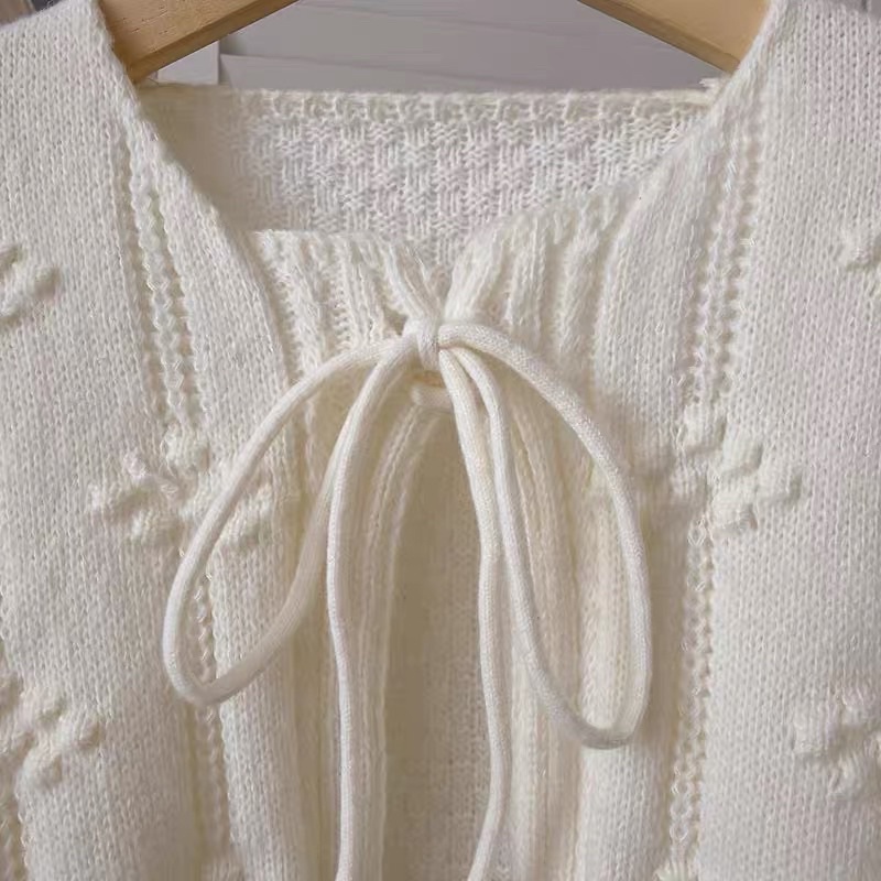 Áo Khoác From Croptop Tay Bồng Hoa Nổi Thắt Nơ Xinh Xắn