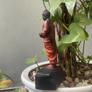 Tượng Phật thích ca khất thực gỗ trắc đỏ đen