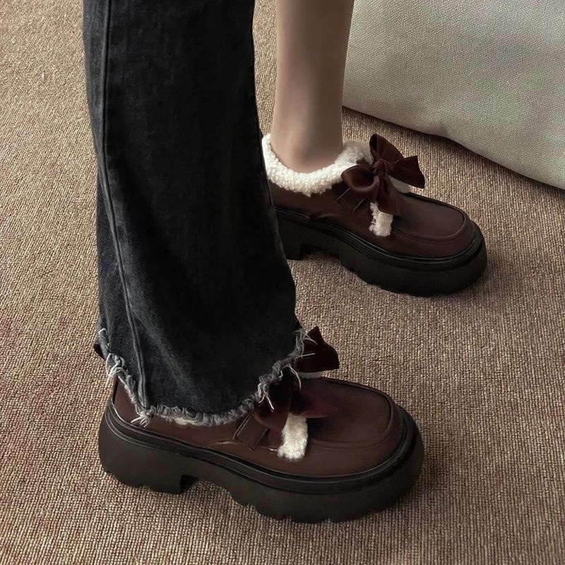 Giày Lười Da Lót Lông Cừu Dày Dặn Đính Nơ Thời Trang Thu Đông Cho Nữ