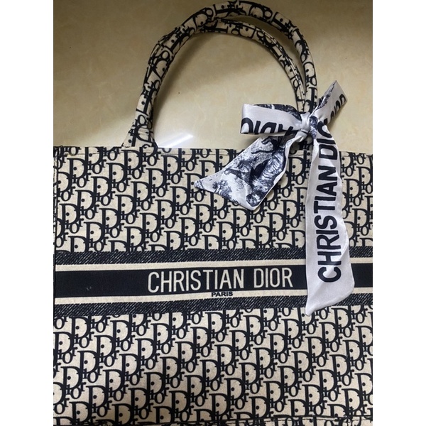 Túi xách nữ công sở - Giỏ xách Dior hoạ tiết thổ cẩm tặng kèm khăn size 36x27