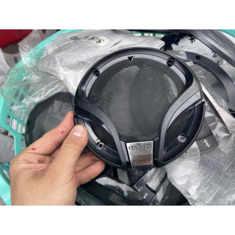 Cặp lưới loa loa xe hơi 13cm 16cm . giá 2 cái