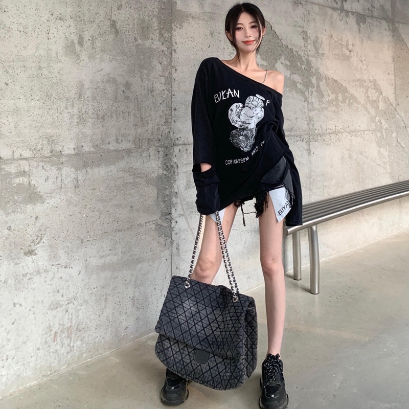 IELGYÁo Thun Nữ Dài Tay Lệch Vai In Họa Tiết Màu Đen Thời Trang