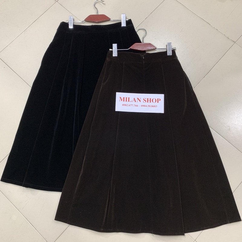 Chân váy nhung dài dáng xoè có 2 túi sườn sang chảnh