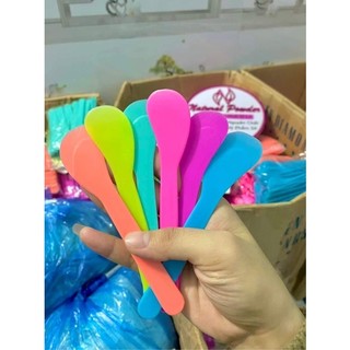 50 muỗng múc kem dài 12cm-đủ màu