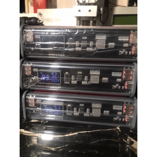 Box sạc dự phòng 22.5w 8cell trong suốt sạc nhanh 2 chiều