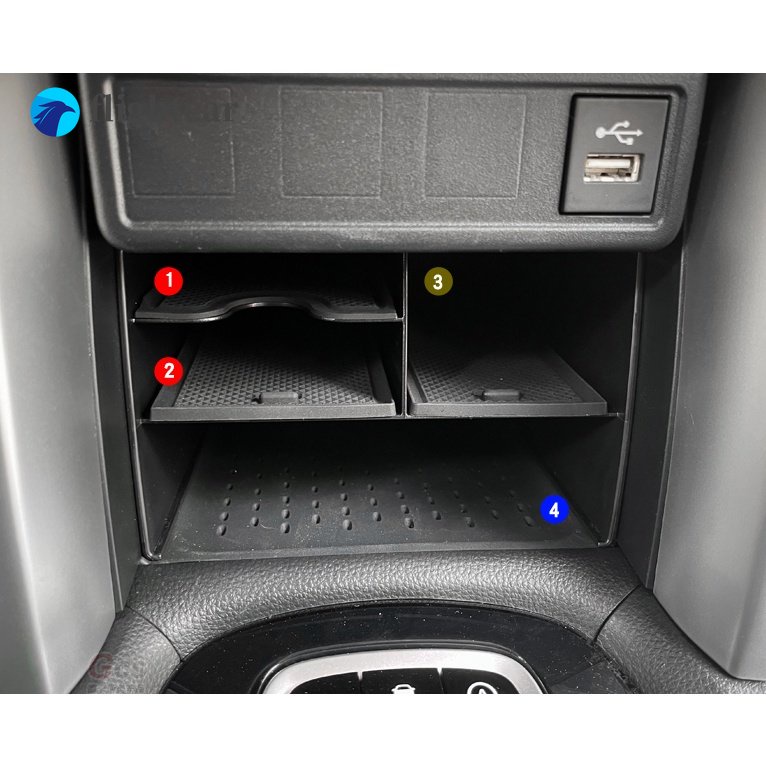 Khay Đựng Vật Dụng Bệ Tì Tay Cho Xe Hơi Toyota Corolla Cross 2020 2021 2022