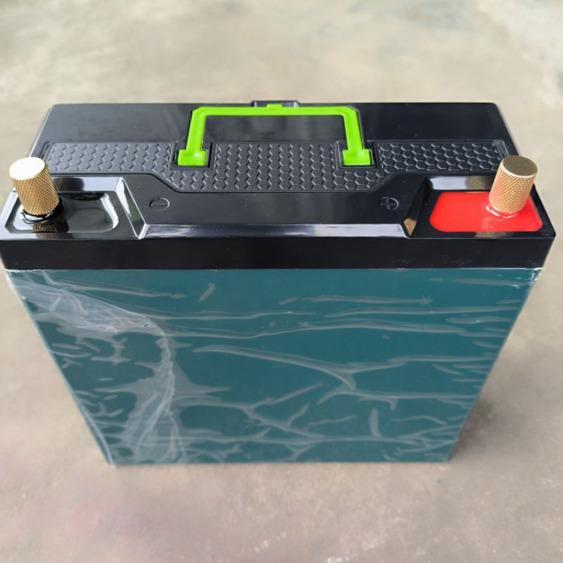Vỏ đựng vừa 8 cell 33140 hoặc 20 cell 32700