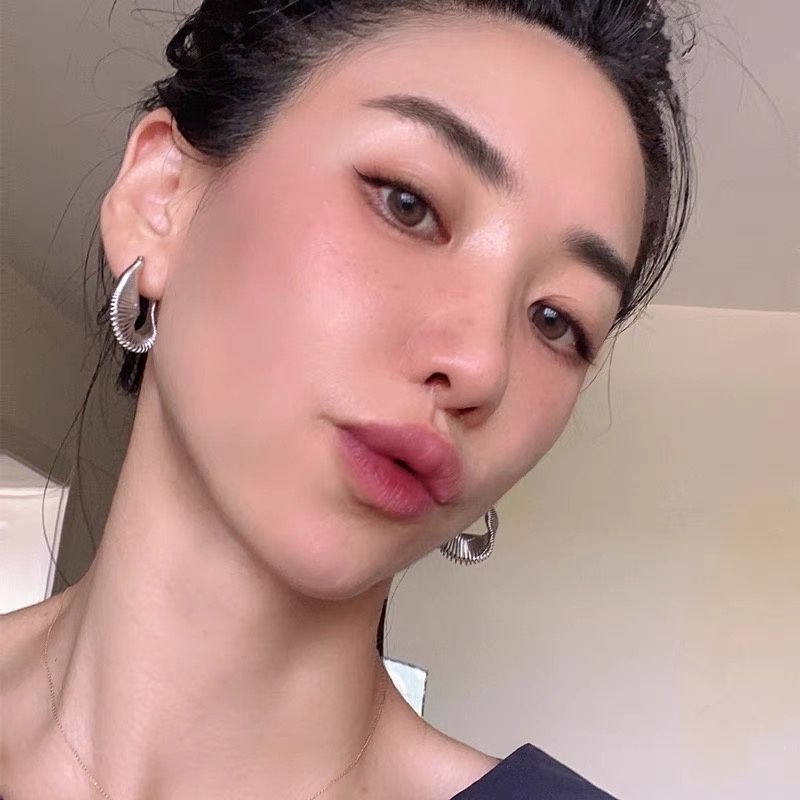 Khuyên Tai Kim Loại Phong Cách Mới Cá Tính Dễ Phối Đồ