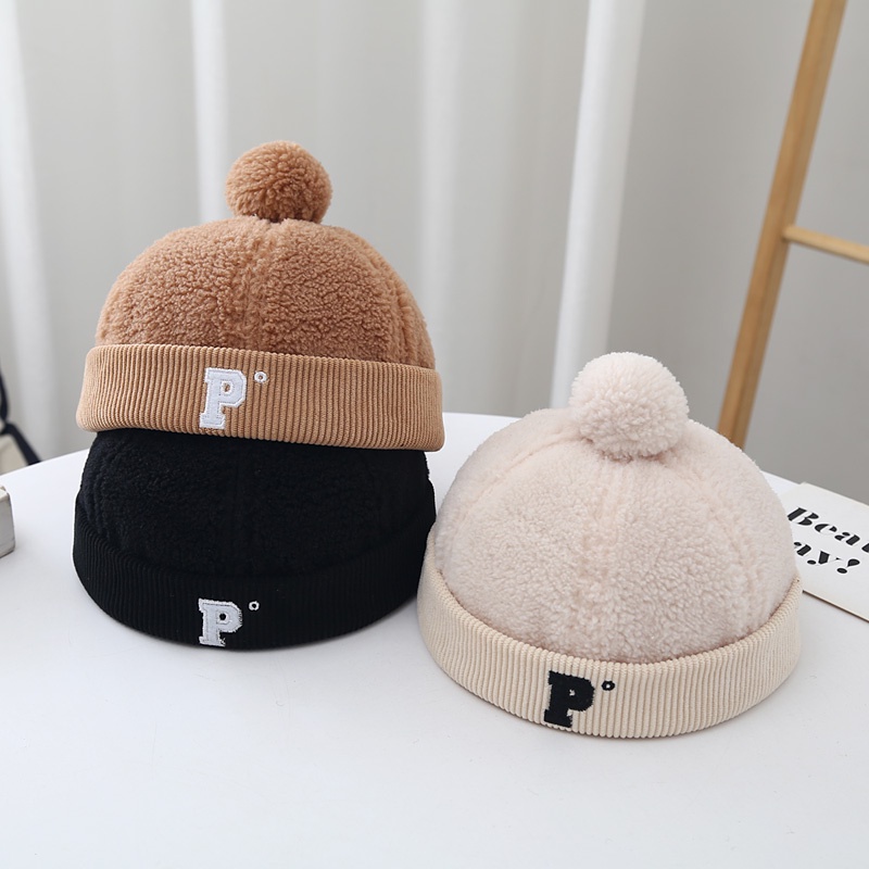 Mũ Beanie Vải Nhung Thêu Chữ Giữ Ấm Mùa Thu Đông Cho Bé
