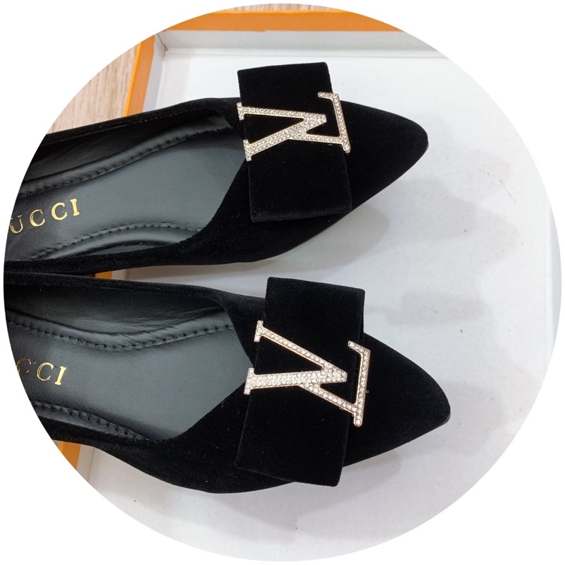 GIÀY BỆT PHỐI KHOÁ L.V ĐÁ XIÊU SANG CHÂN EO THON