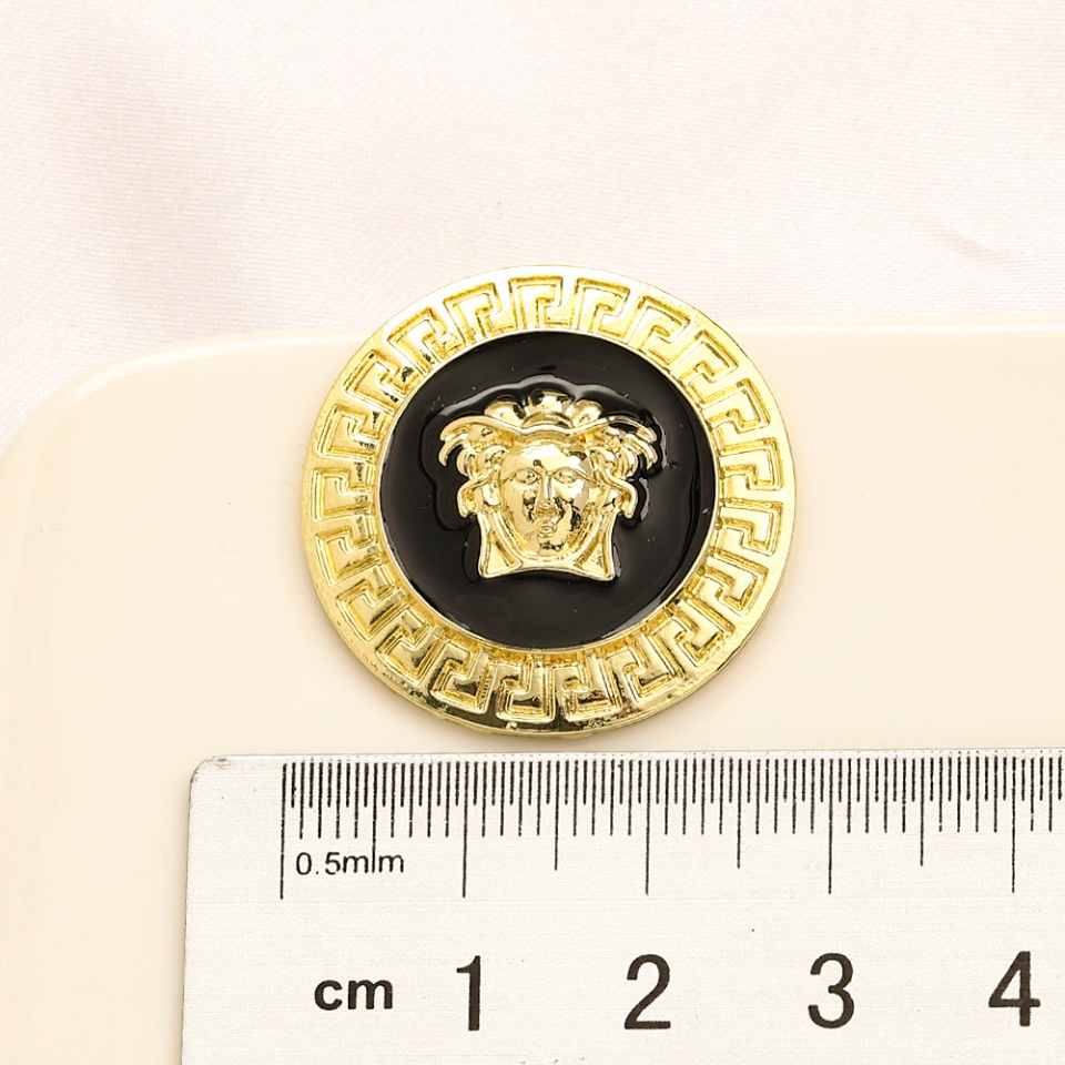 Versace Khuyên Tai Thép Titan / Bông Tai / Khuyên Tai / Bông Tai Đơn Giản / Chữ Tiếng Anh / Thời Trang Dự Tiệc Tối / Tiệc Tối