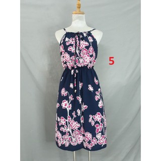 Đầm xốp cổ yếm ngắn