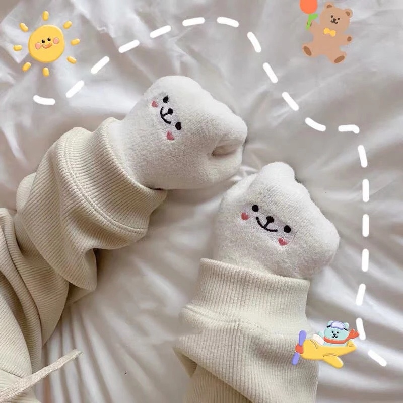 Đôi Găng Tay Bông Mềm Mại Có Thể Chạm Màn Hình Cảm Ứng In Hình Mặt Cười Dễ Thương