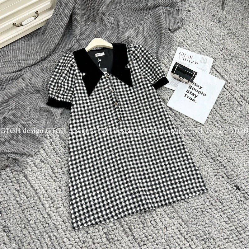 VÁY DẠ KẺ XUÔNG CỔ PHA