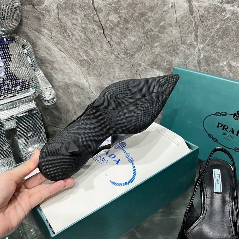 Sandal Prada Bóng Mũi Nhọn Gót Nhú Trắng Đen Full Size 35-39  -  By Anh Dinh Phuong