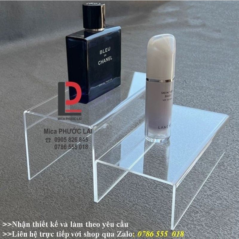 Kệ mica trưng bày mỹ phẩm chữ U