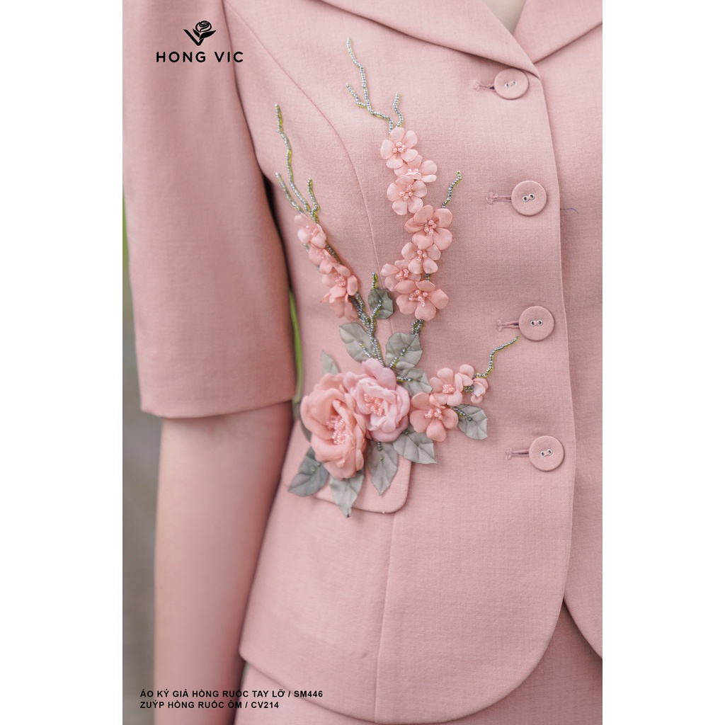 Set áo ký giả hồng ruốc tay lỡ SM446 và chân váy hồng ruốc CV214 thiết kế Hong Vic