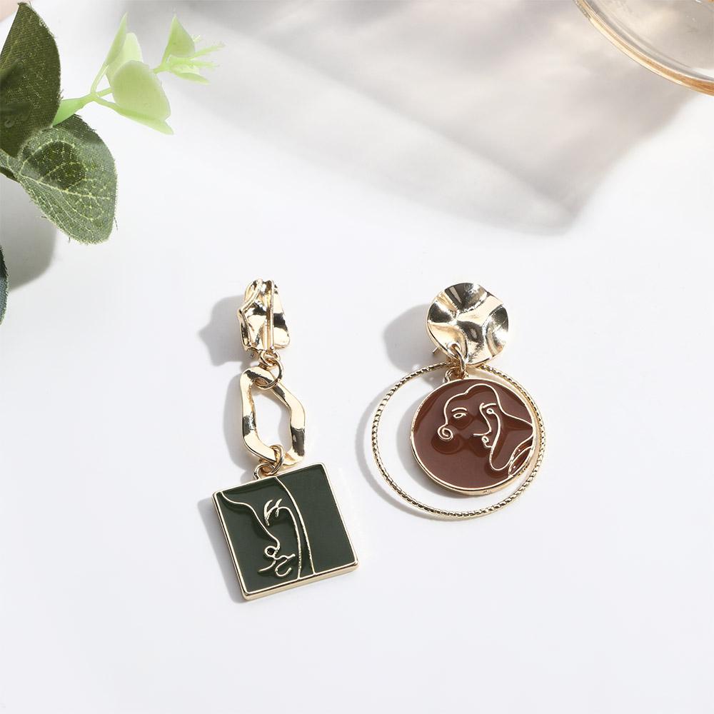 Bông Tai Bất Đối Xứng Hình Khuôn Mặt Độc Đáo Thời Trang