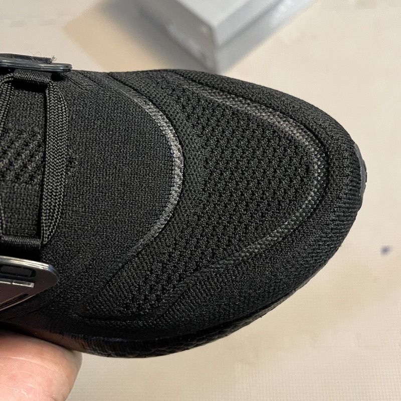 Giày thể thao Ultra Boost 8.0 Full đen bản boost nén