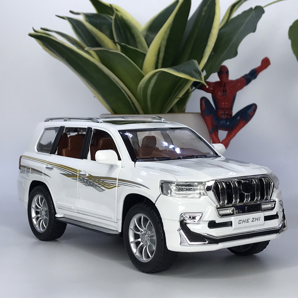 Mô hình xe ô tô Toyota Land Cruiser Prado tỷ lệ 1:24 bằng kim loại giá siêu rẻ