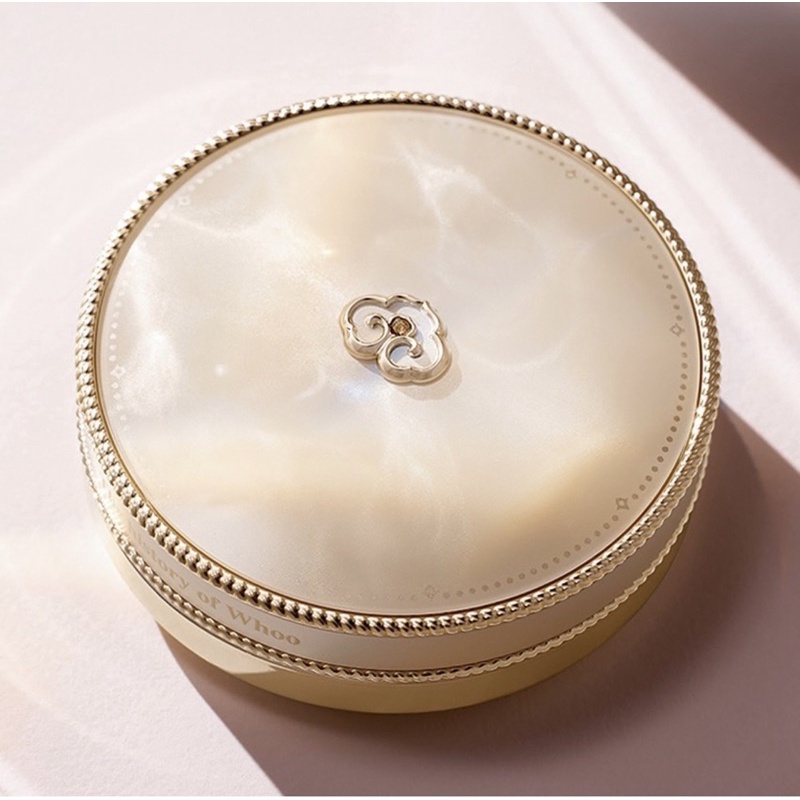 Hộp phấn nước Whoo vàng Luxury Golden