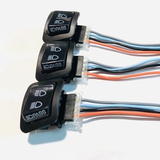 Công tắc passing Sh kèm rắc cắm gắn xe máy