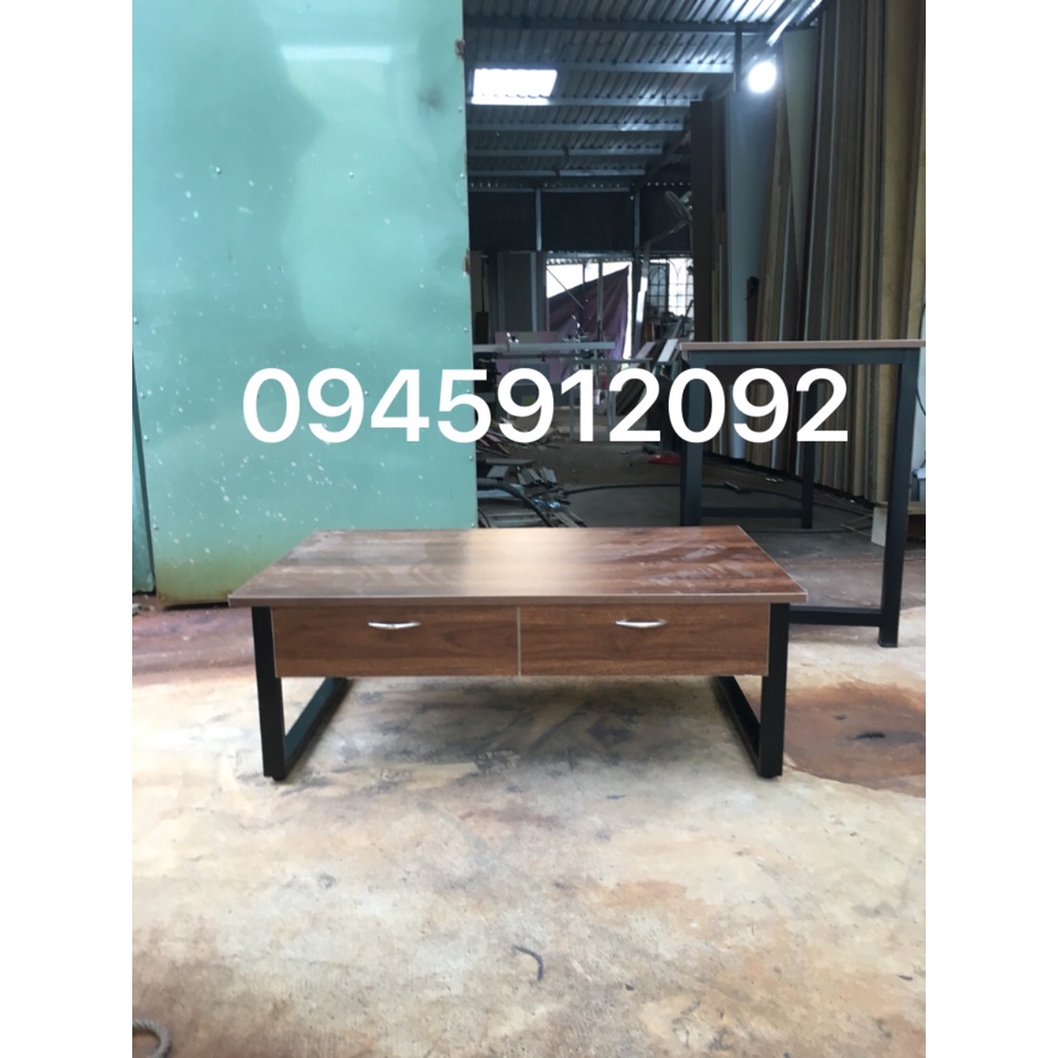 Bàn làm việc có 2 ngăn kéo chân thấp màu gỗ nâu