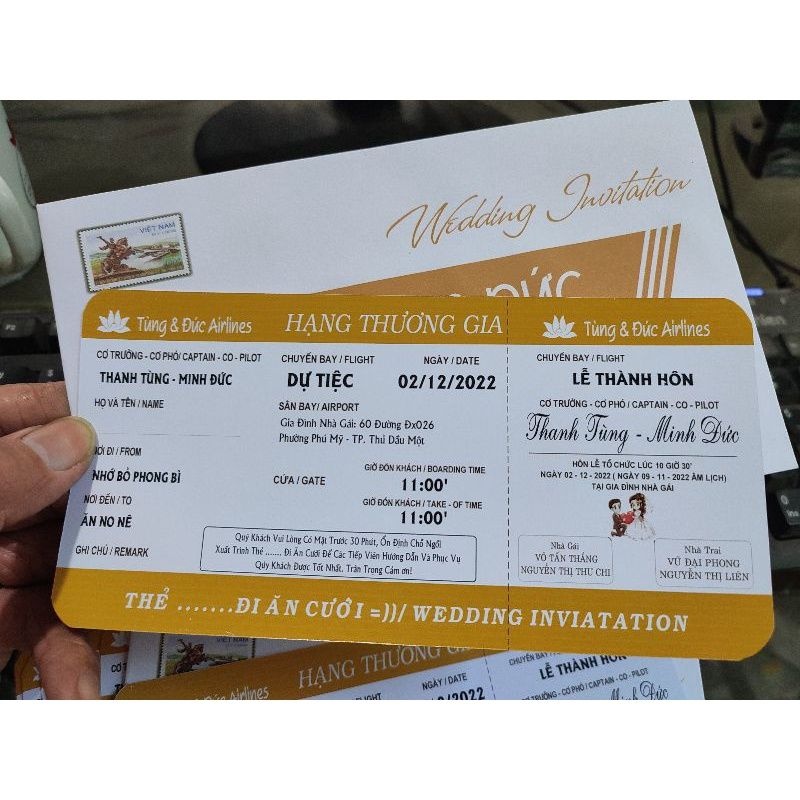 Thiệp cưới kiểu vé máy bay