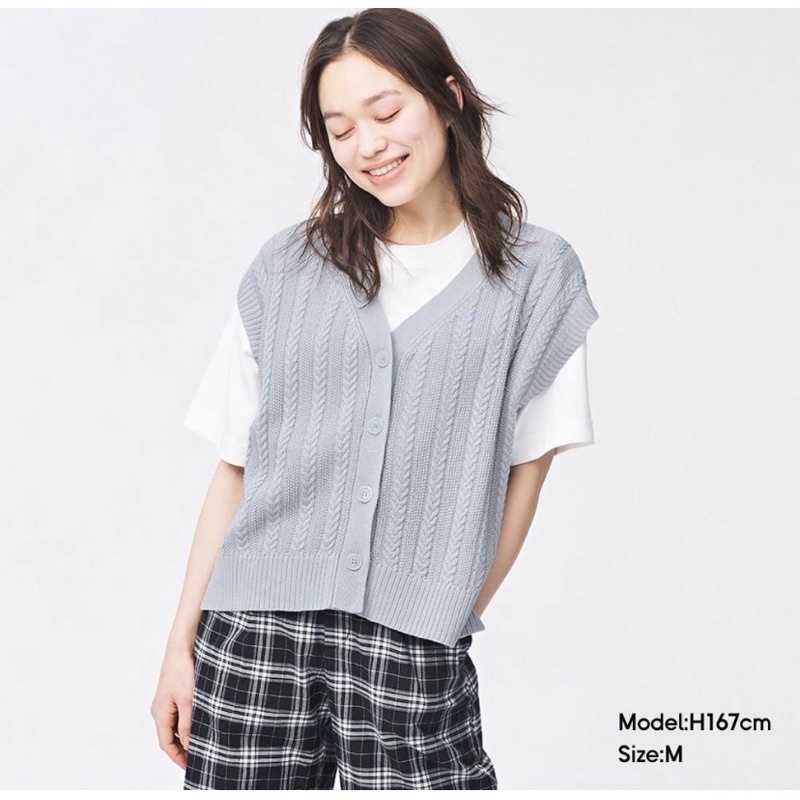 Áo khoác cardigan len dệt kim ngắn tay cài nút trước cổ chữ V xẻ tà mặc nhiều cách - GU thời trang Nhật Bản sành điệu