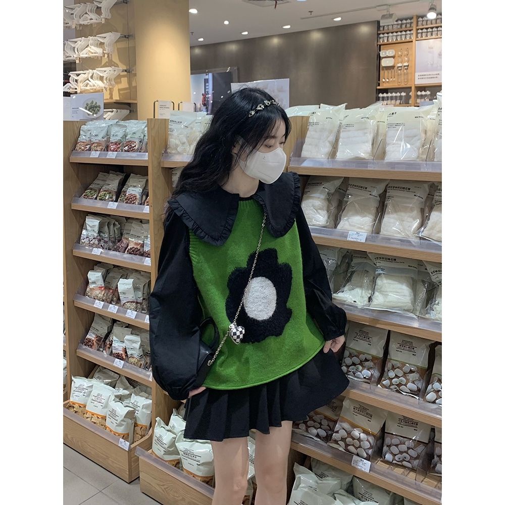 Sweet suit ins japanese style age-reducing all-match doll collar shirt + layered flower knitted sweater vest two-piece suit