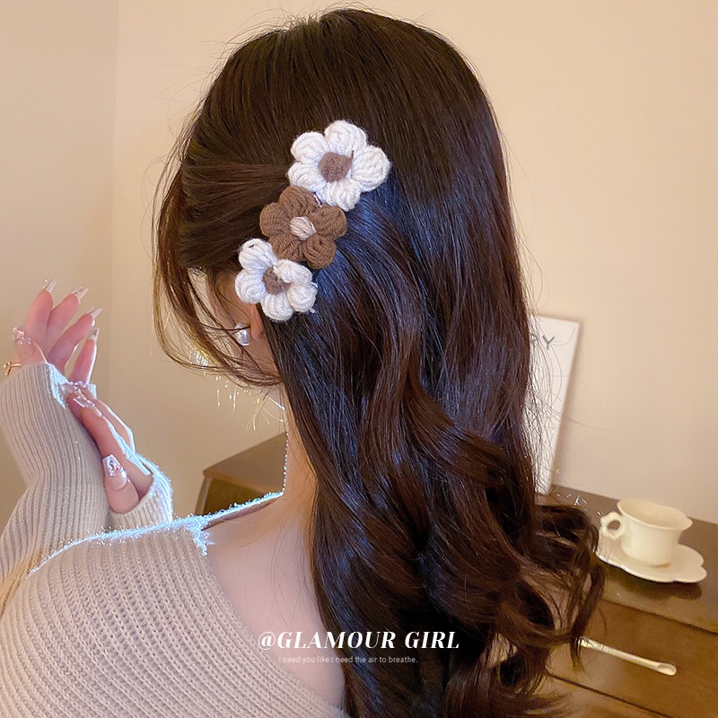 Kẹp Tóc Hình Cá Mập Bằng Lông Nhung Màu Kem Thời Trang Thu Đông Phong Cách Mới