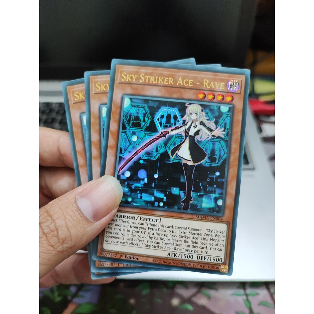 1 lá thẻ bài Sky Striker Ace - Raye - MAMA-EN004 - Ultra Rare 1st Edition