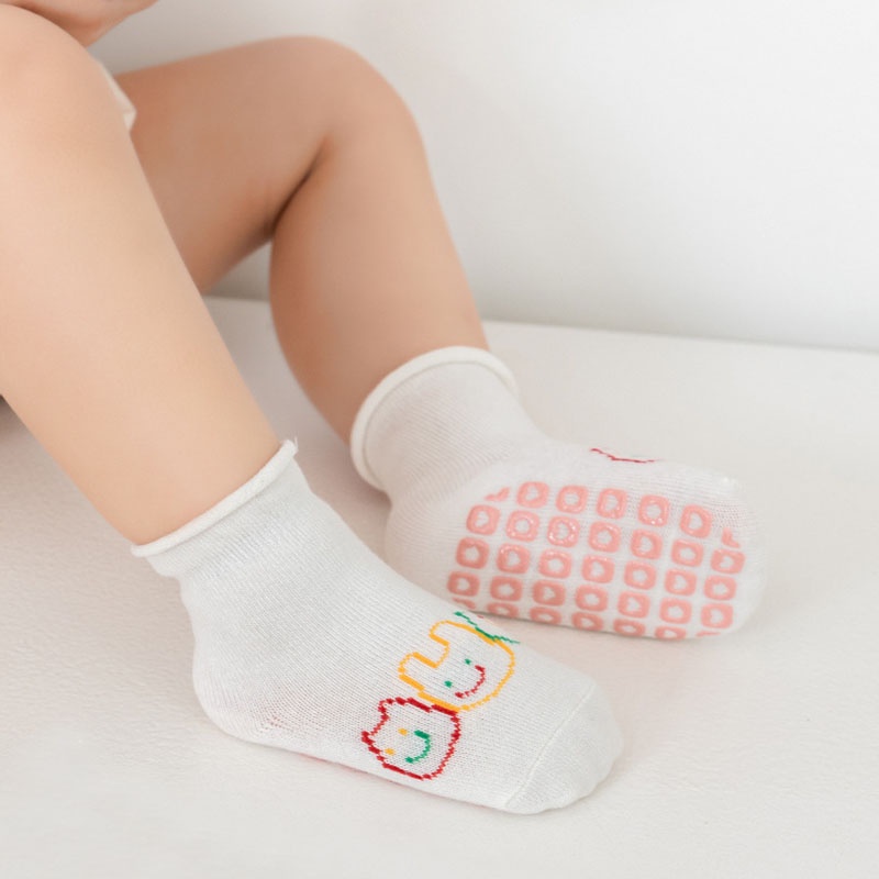 Set 3 Đôi Vớ Cotton Đế Cao Su Mềm Chống Trượt Giữ Ấm Mùa Đông Cho Bé