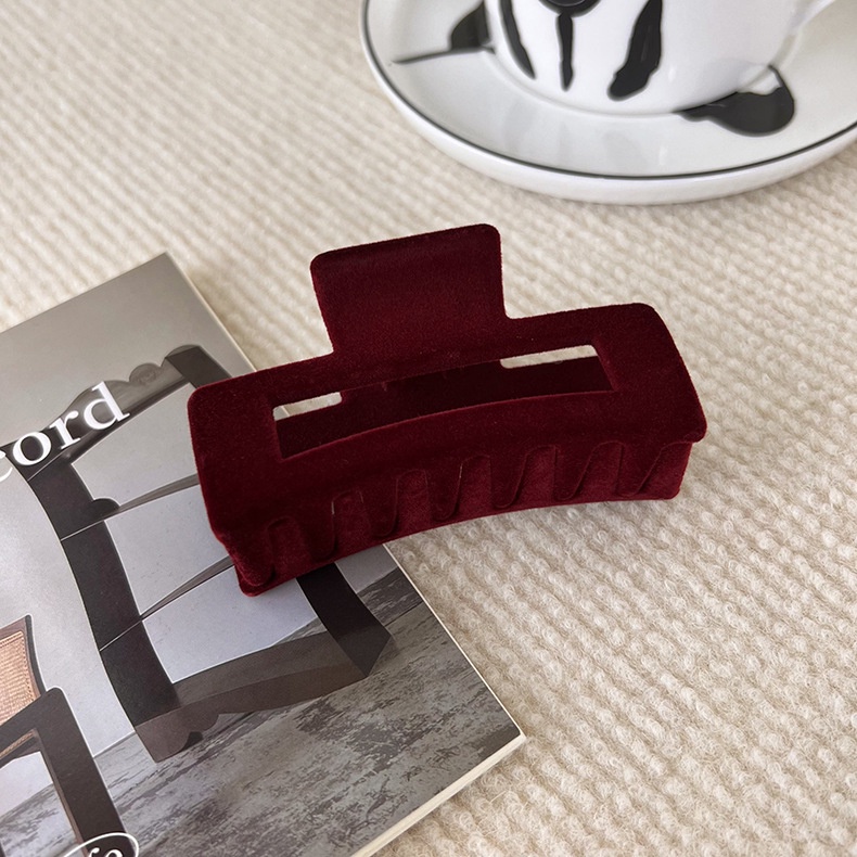 Kẹp Tóc Hình Cá Mập Màu Đỏ Sẫm Thời Trang Thu Đông Hàn Quốc