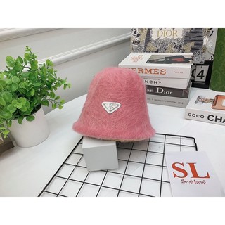 Mũ bucket lông thỏ prada