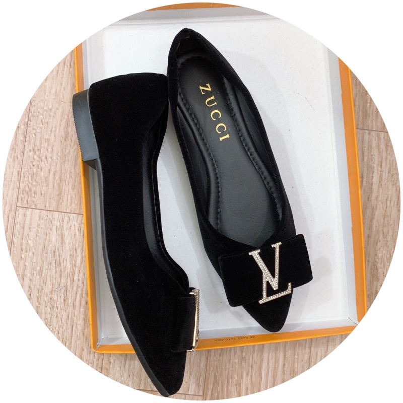 GIÀY BỆT PHỐI KHOÁ L.V ĐÁ XIÊU SANG CHÂN EO THON