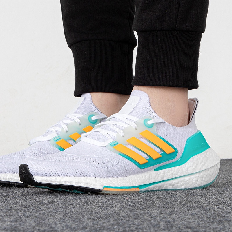 Giày thể thao Adidas UltraBoost 22 GX5463 Torsion 2022 năng động sành điệu