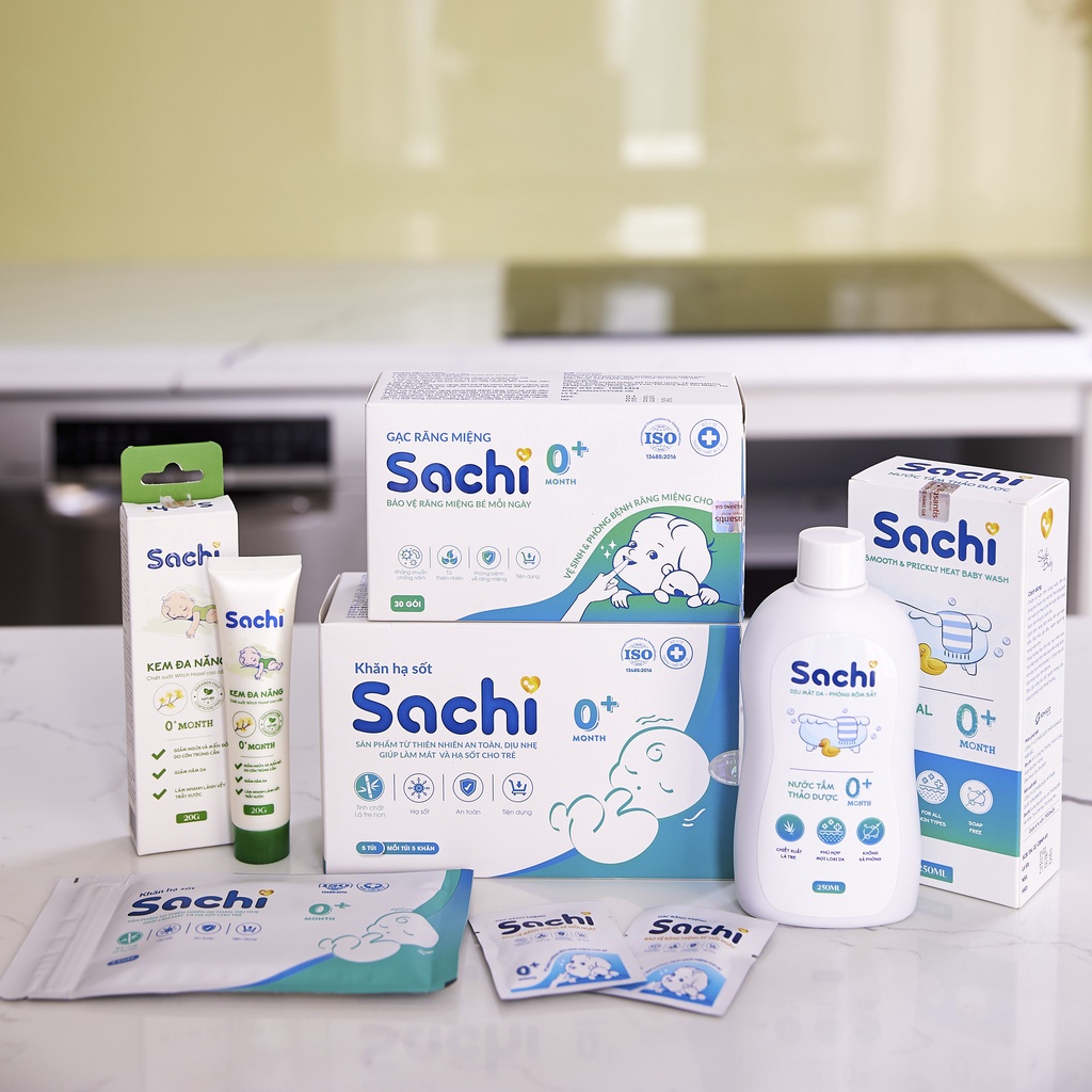 Khăn lau hạ sốt SACHI 3+ giúp hạ nhiệt, giảm sốt, thành phần thiên nhiên an toàn cho trẻ sơ sinh từ 3 tháng tuổi