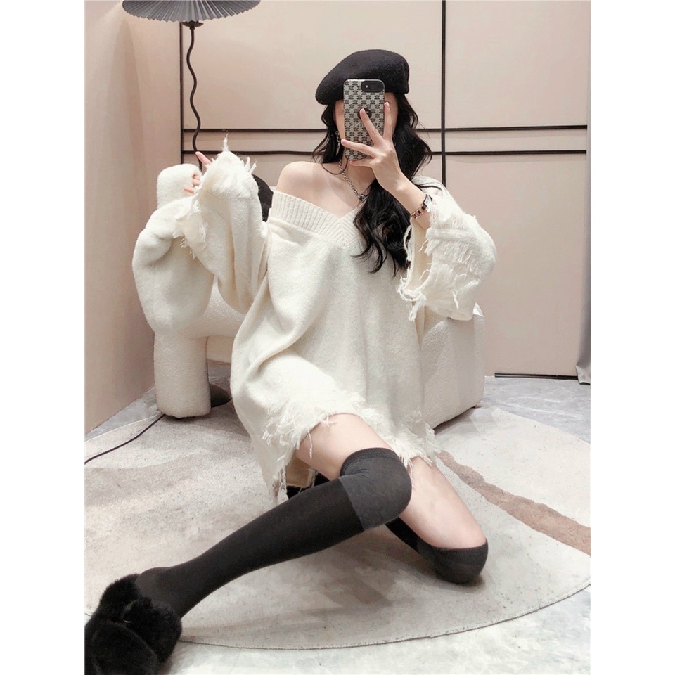 Áo len cổ tim rách tua rua 2 màu hàng QC