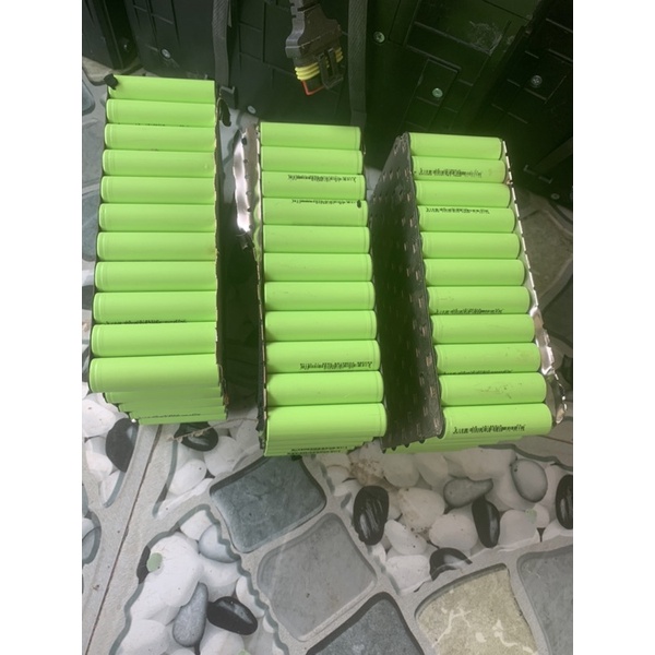 khối pin lishen xanh lithium 1865 , khối 99 viên đung lượng 1900mah- 2100mah nội trở 15-19 mr 1 thùng 396vien
