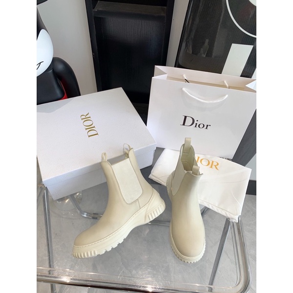 Giày bốt nữ phong cách cá tính siêu hot 2022 Dior CD cap cấp