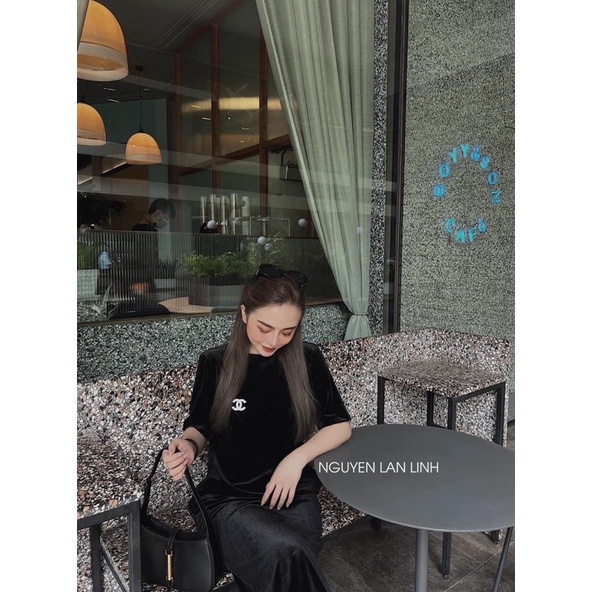 Đầm suông nhung đen basic cổ tròn