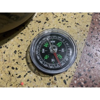 La bàn mini 4cm. La bàn độ chính xác tuyệt đối dùng xem hướng.