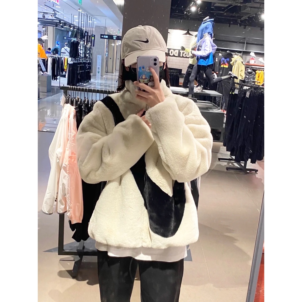 Áo Khoác Lông Unisex, Áo lông phối màu kẻ ngang kèm túi đeo chéo tai thỏ dày dặn form rộng Unisex Nam Nữ quynh.anh.1992