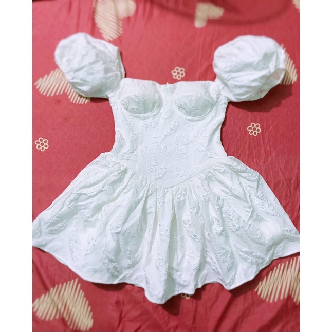 Pass váy gấm trắng 119k