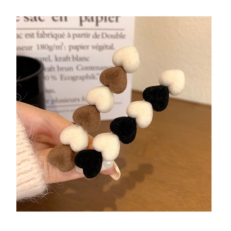 (MớI) Kẹp TóC HìNh TráI Tim ĐíNh Lông Nhung Xinh XắN