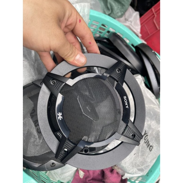 Cặp lưới loa loa xe hơi 13cm 16cm . giá 2 cái